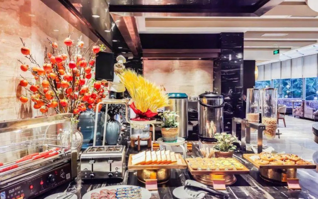 Rezen Kingtown Hotel (Chongqing Ranjiaba)