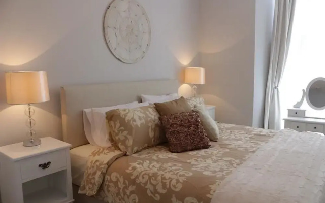 City Centre West End Apartment