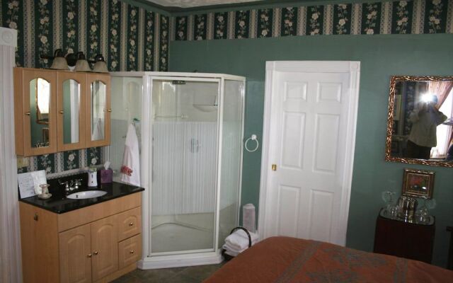 A Boat to Sea Bed & Breakfast