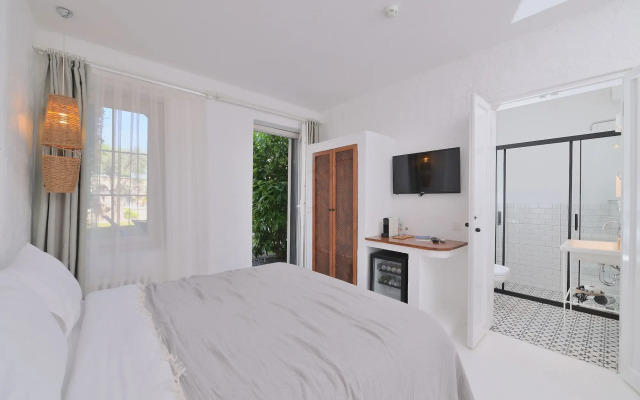 Peremere Alacati Hotel