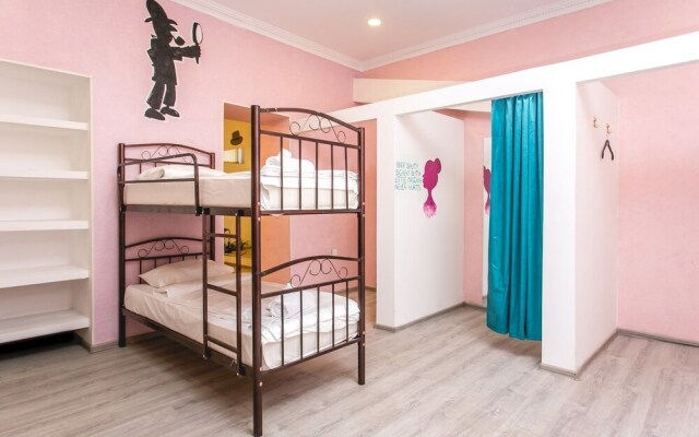 Sherlock Holmes Hostel Baku