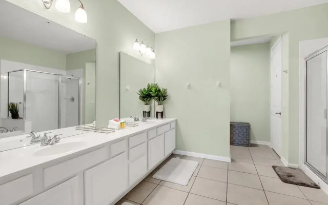 Vista Cay Magic 3 Bedroom Condo by RedAwning