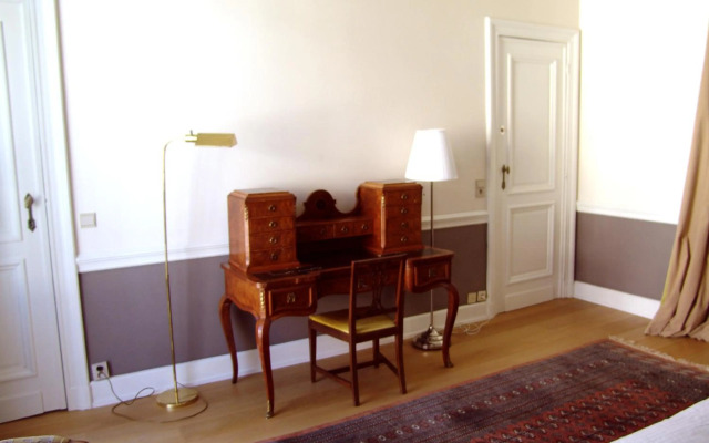 Louise Chatelain suites