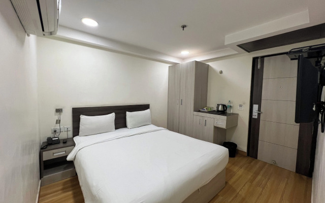 Hyphen Business Hotel