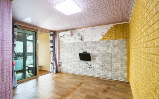 Uljin Haetteuneunjip Pension