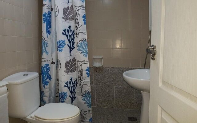 Low Cost Rooms Las Llaves 4