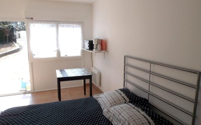 House With 3 Bedrooms in Blaye, With Enclosed Garden and Wifi