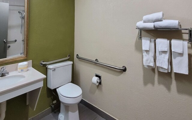 Quality Inn & Suites Columbia I-70