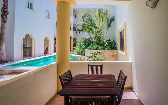Romanina 1 Condo in the Heart of Playa del Carmen by Redawning