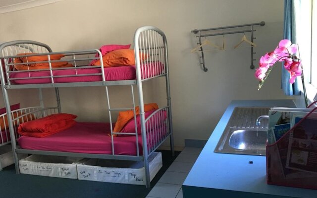 Maxmee Resort (formally Surfers Paradise Backpackers)