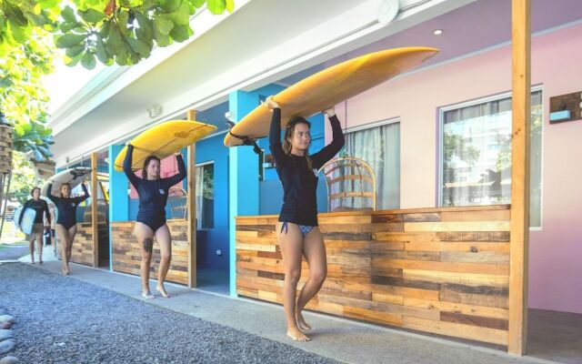 Jaco Surf Camps by Selina Surf Club - Hostel