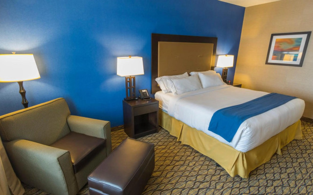 Holiday Inn Express & Suites Thunder Bay by IHG