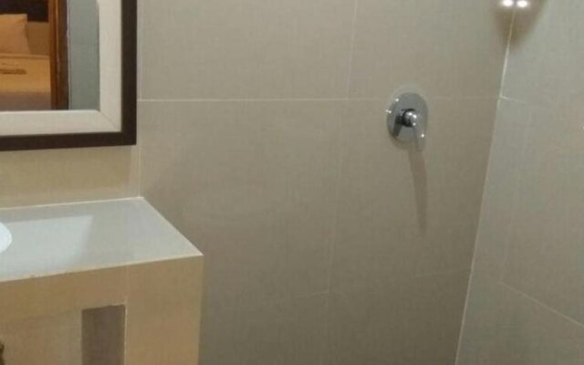 Galaxy Inn Hotel Baubau