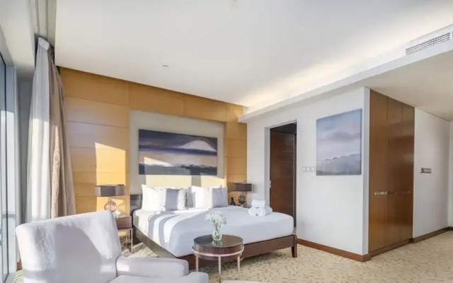 LUX  The EMAAR Fashion Avenue Studio 2