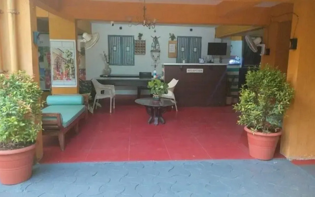 Four Seasons GuestHouse