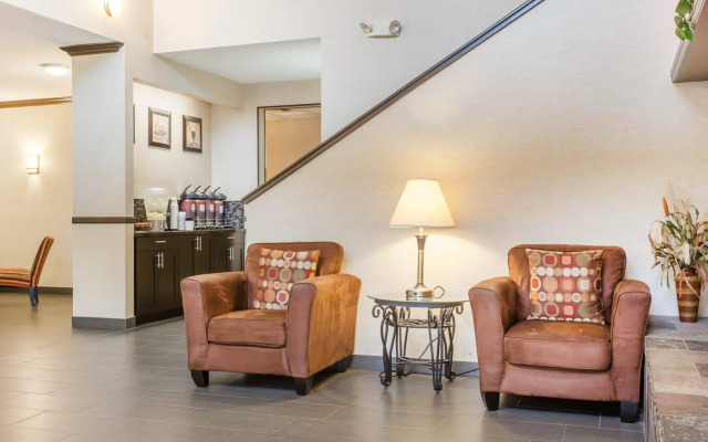 Comfort Suites Near Vancouver Mall