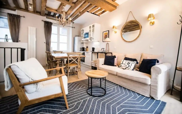 Classy Bourgeois Chic 2 Bedroom Apt in Le Marais