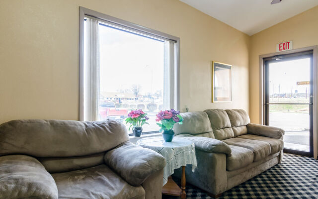 Econo Lodge Junction City I-70 Near Fort Riley