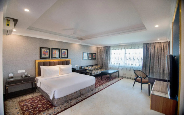 Mayfair Lake Resort