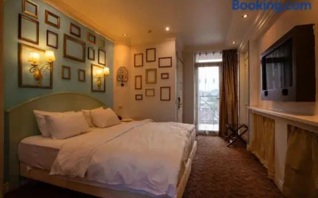 Piazza Boutique Hotel