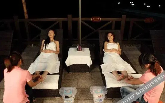 Yulongshan Dong Spring Resort