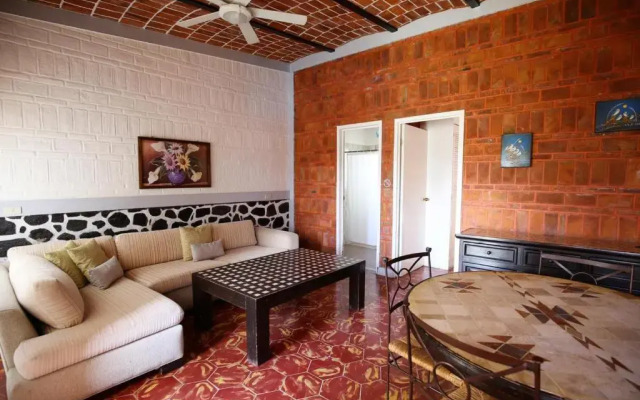 Mama Chuy Hotel & Villas