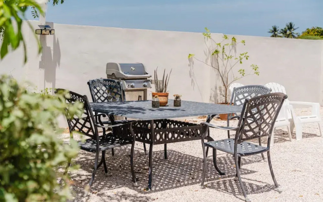 Mangel Halto Aruba one Minute Walk to Beach Apt1