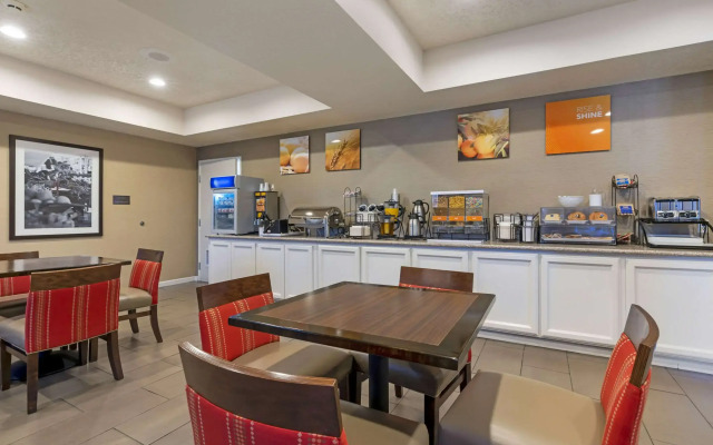 Comfort Inn Lathrop - Stockton Airport