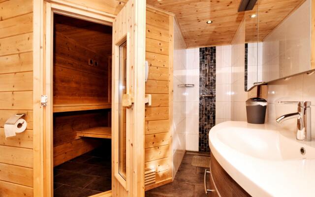 Luxurious chalet in Septon with sauna