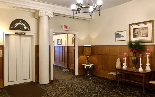 Stearns Hotel