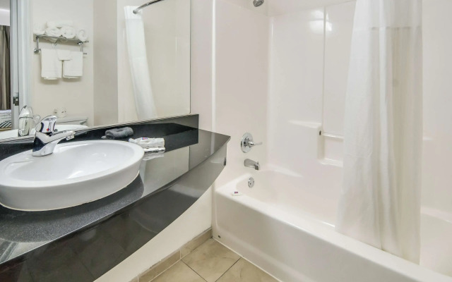 Motel 6 Cleburne, TX