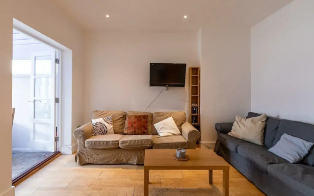 5 Bedroom House in South London