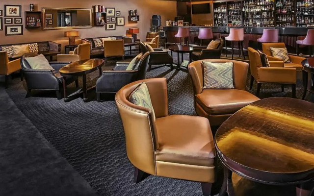 Oakwood Premier Joy~Nostalg Center Manila