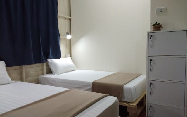 63 Hostel Lopburi