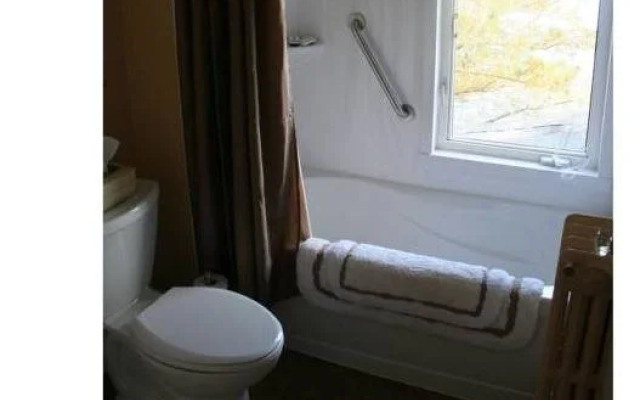 A Boat to Sea Bed & Breakfast