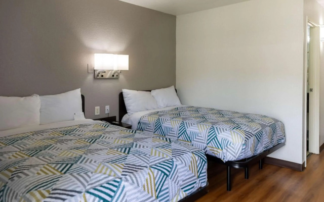 Motel 6 Lufkin, TX