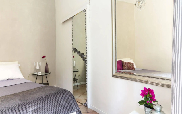 Santonofrio Apartments