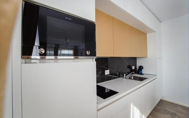 No. 10 - The Penthouse in City Center