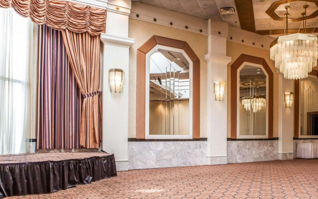 Quality Inn & Suites Orland Park - Chicago