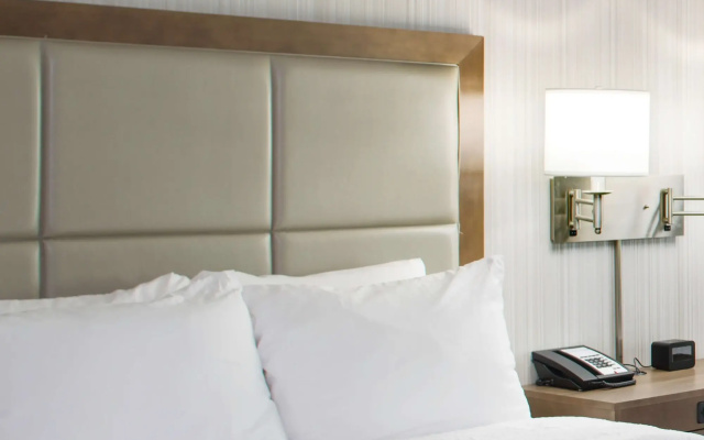 Hampton Inn & Suites by Hilton Pittsburg Kansas Crossing