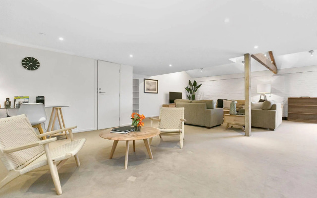 Sullivans Cove Apartments