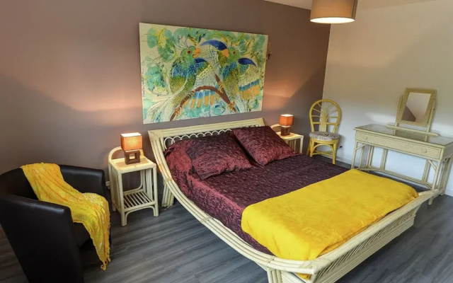 Welcoming Villa in Fouesnant With Swimming Pool