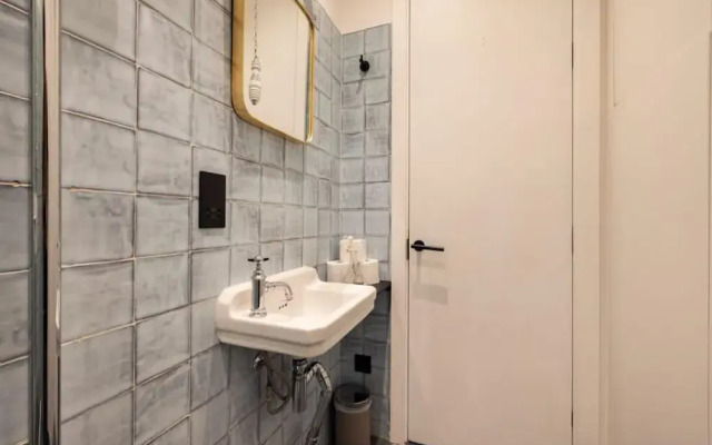 The Camden Arms - Bright and Charming 2bdr Flat