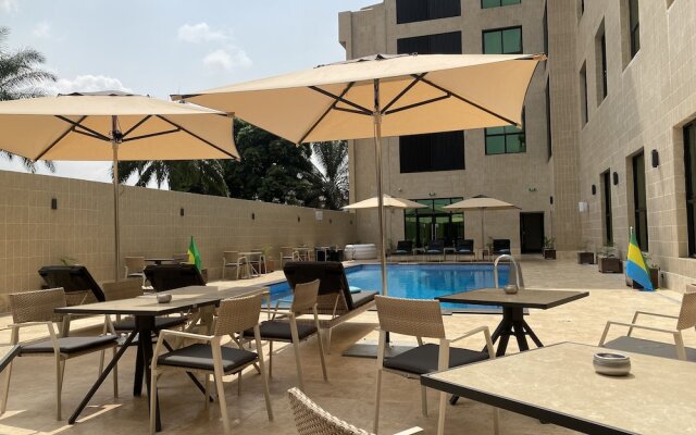 Star Land Hotel Bastos