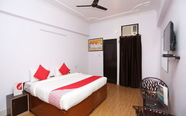 OYO 19898 Royal Paradise