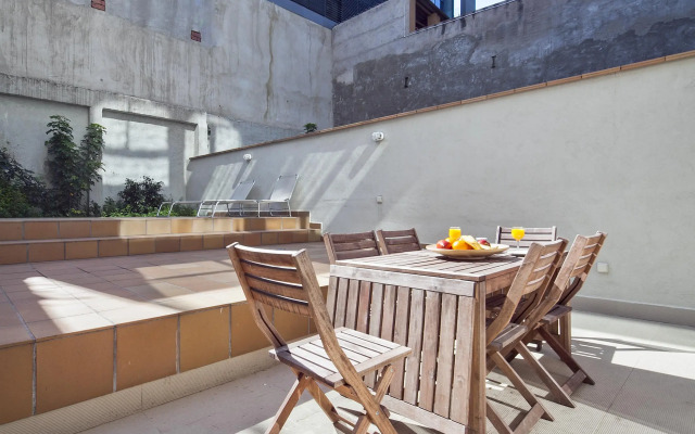 Inside Barcelona Apartments Sants