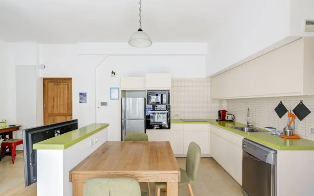 Diz 3 By TLV2rent