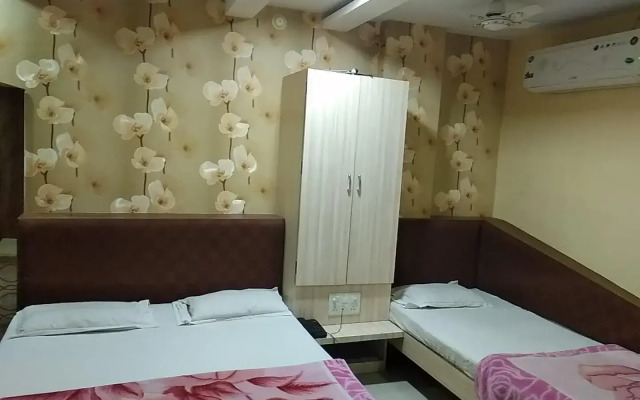 Hotel Mahakal Ashray