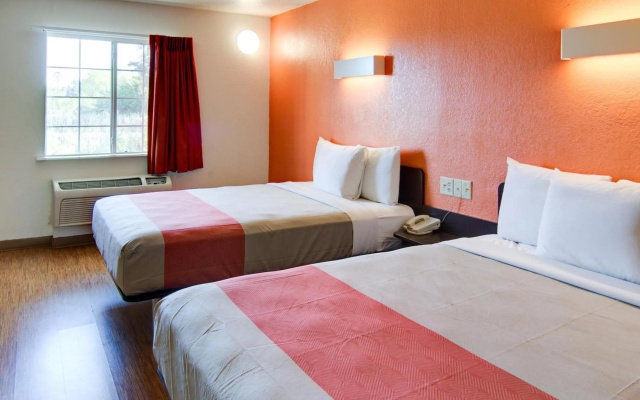 Motel 6 Mount Pleasant, TX