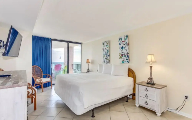 Private 3BR's at Palms by Hosteeva